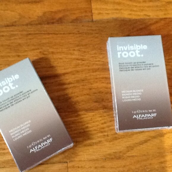 Invisible Root Touch Up Powder- Medium Blonde - Picture 1 of 2